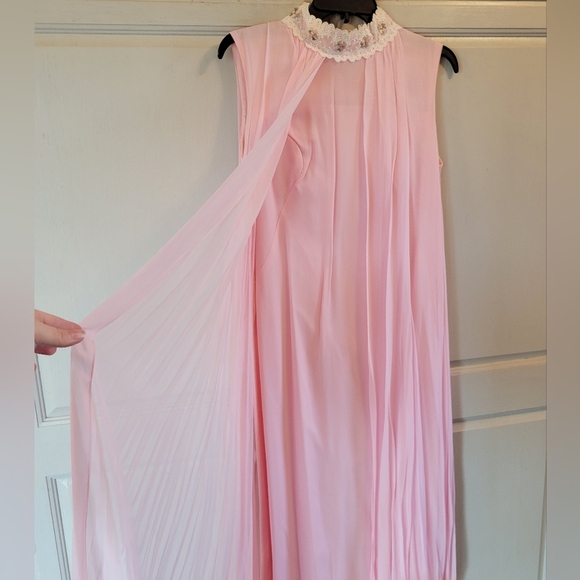 Vintage Pink Chiffon Flowy Full Length High Neck Dainty Floral Lace Collar Dress - Picture 1 of 9